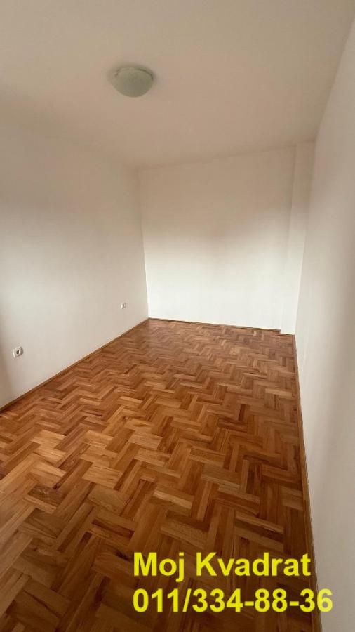 Stan na prodaju u Beogradu, Bele Vode, dvoiposoban, 51m2, cena 120000 evra