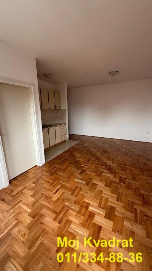 Stan na prodaju u Beogradu, Bele Vode, dvoiposoban, 51m2, cena 120000 evra