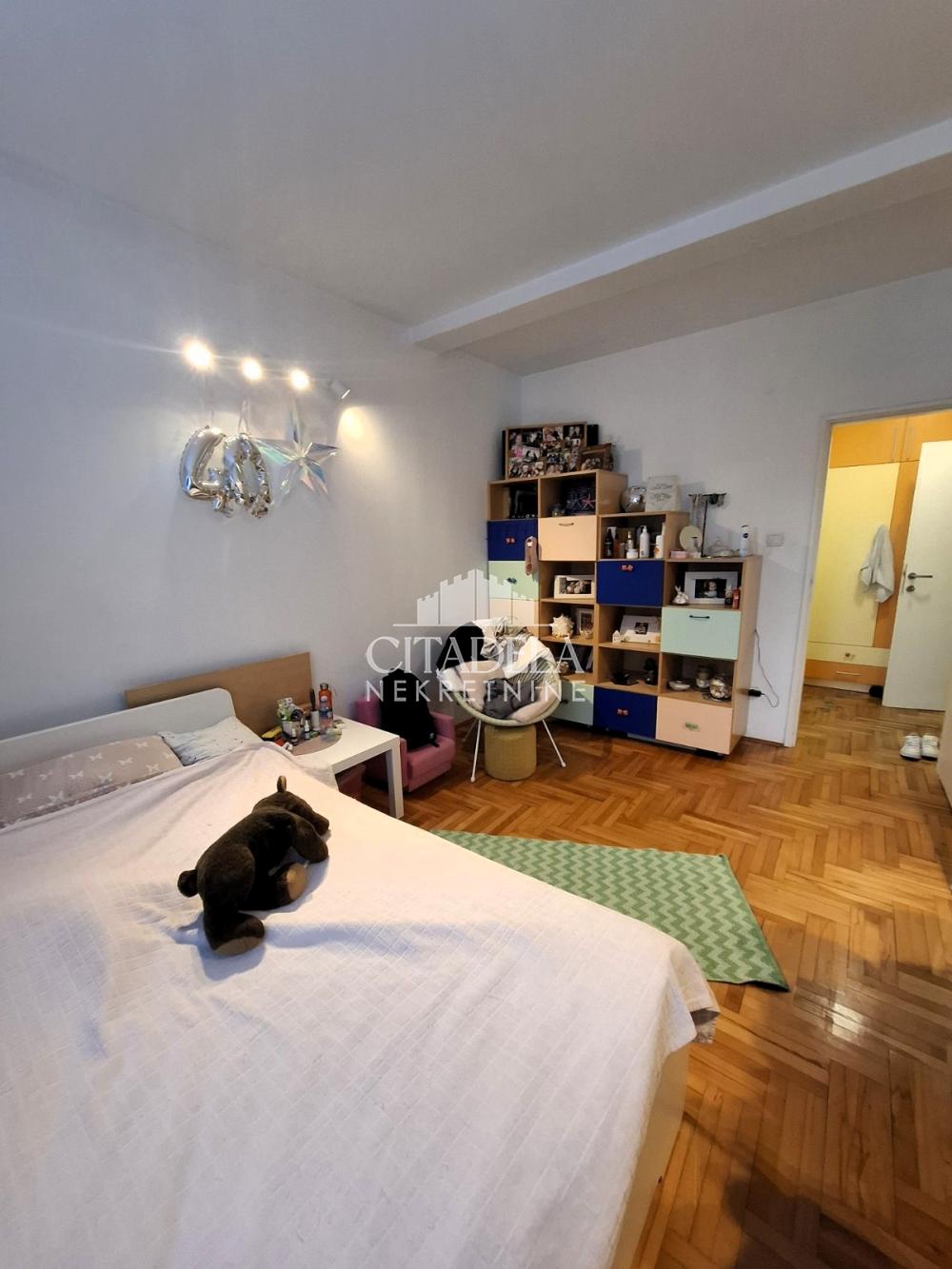 Stan na prodaju u Beogradu, Rakovica, cetvorosoban, 55m2, cena 124000 evra