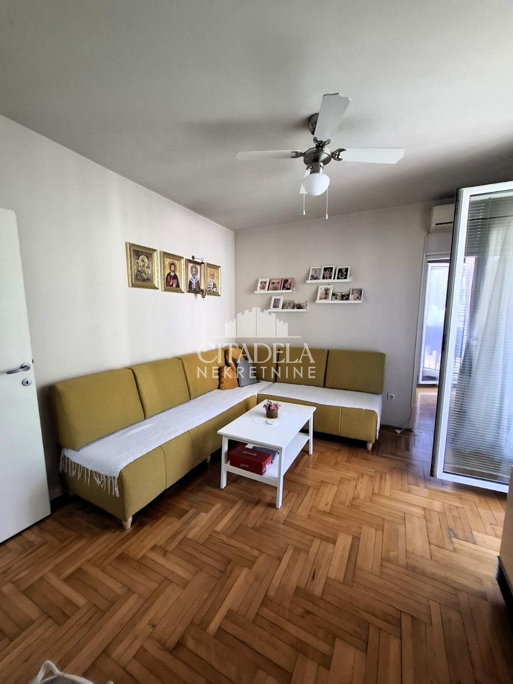 Stan na prodaju u Beogradu, Rakovica, cetvorosoban, 55m2, cena 124000 evra