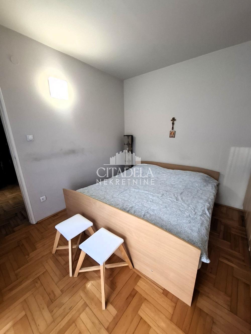 Stan na prodaju u Beogradu, Rakovica, cetvorosoban, 55m2, cena 124000 evra