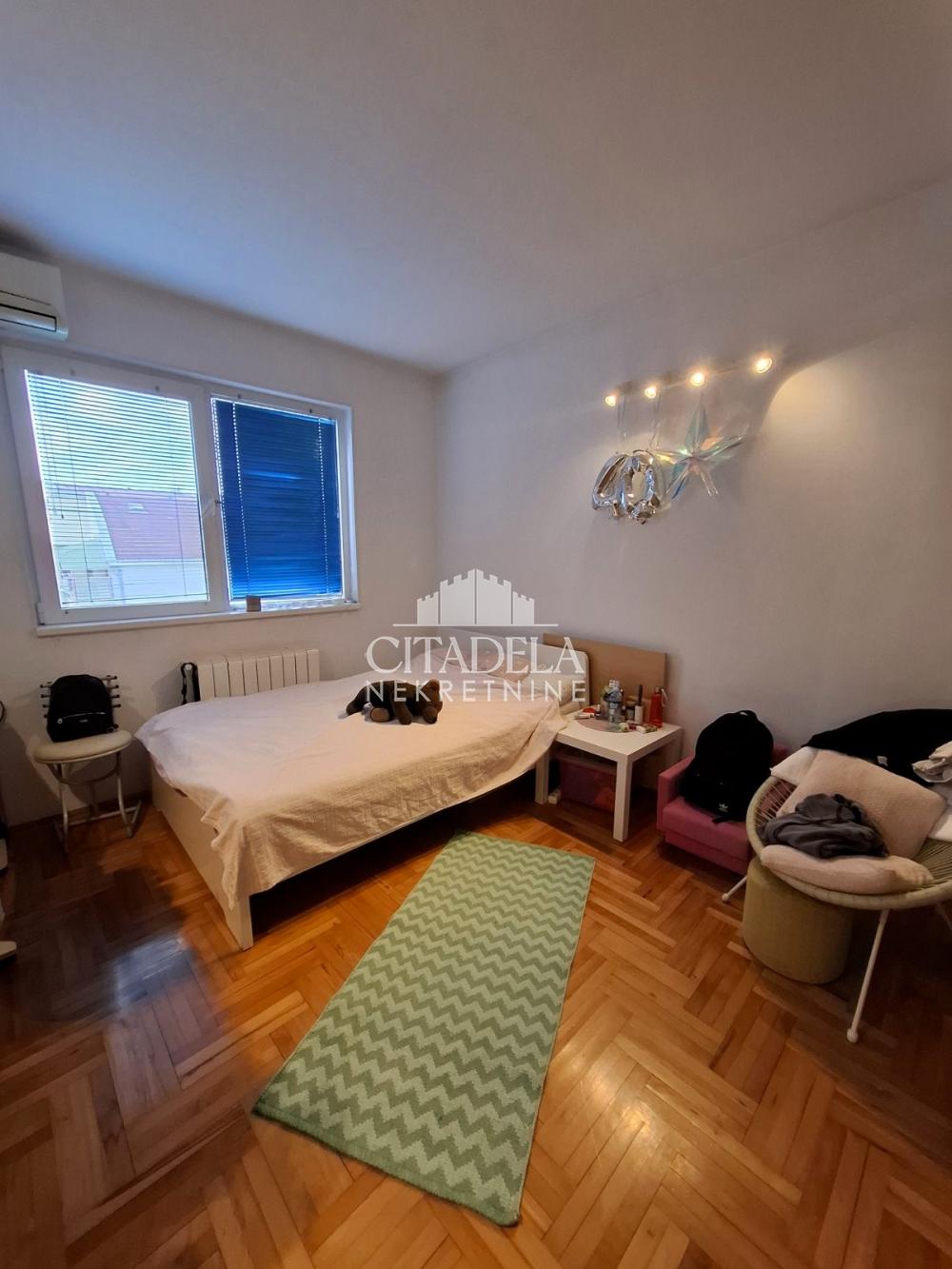 Stan na prodaju u Beogradu, Rakovica, cetvorosoban, 55m2, cena 124000 evra