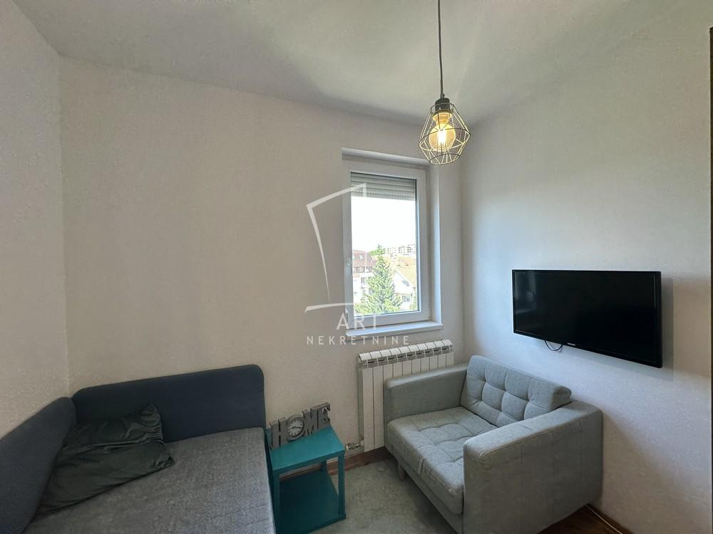 Stan na prodaju u Beogradu, Mirijevo, jednoiposoban, 38m2, cena 135000 evra