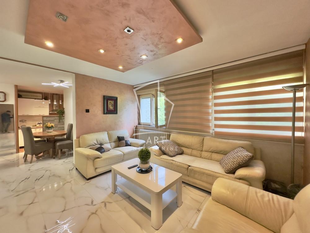 Stan na prodaju u Beogradu, Zemun, trosoban, 73m2, cena 125000 evra