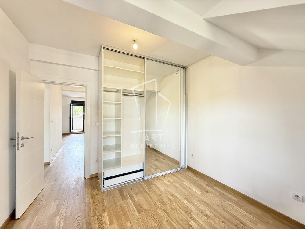 Stan na prodaju u Beogradu, Palilula, dvoiposoban, 62m2, cena 230000 evra