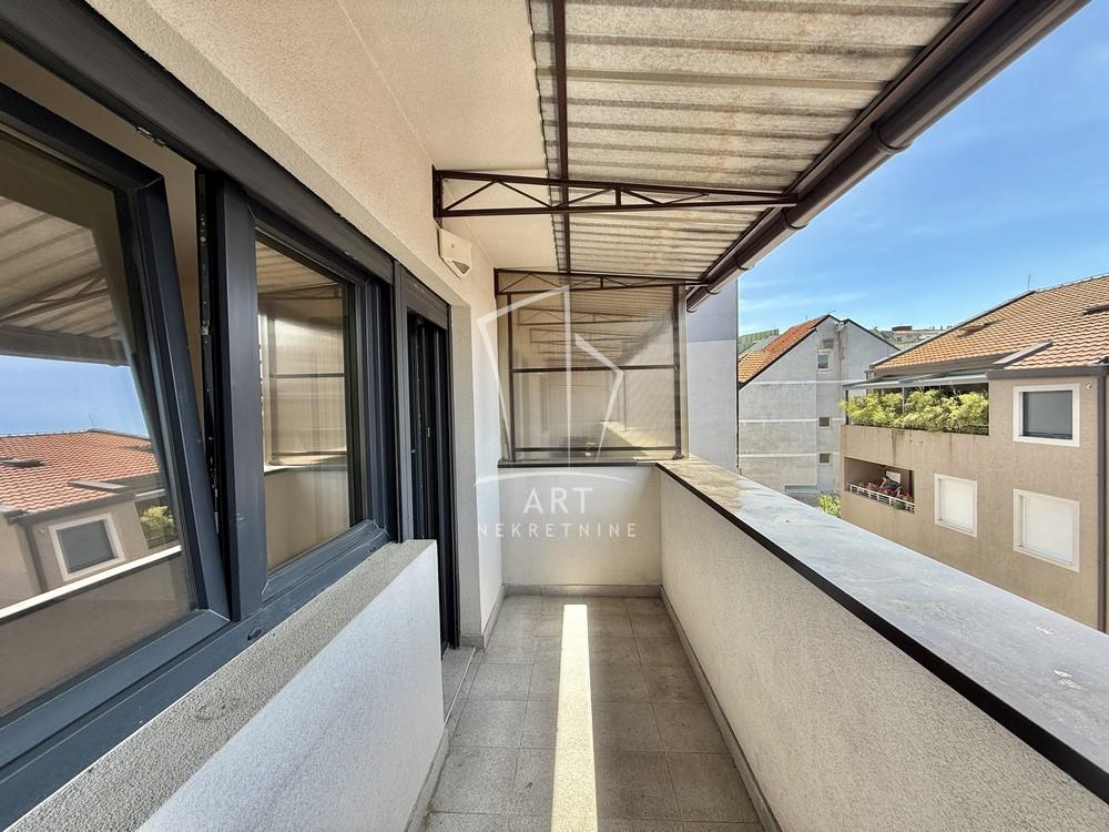 Stan na prodaju u Beogradu, Palilula, dvoiposoban, 62m2, cena 230000 evra
