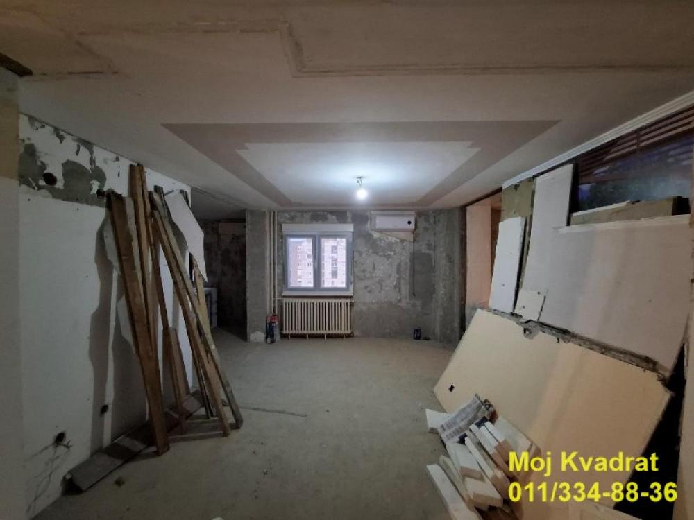 Stan na prodaju u Beogradu, Novi Beograd blok 61, cetvorosoban, 96m2, cena 220000 evra