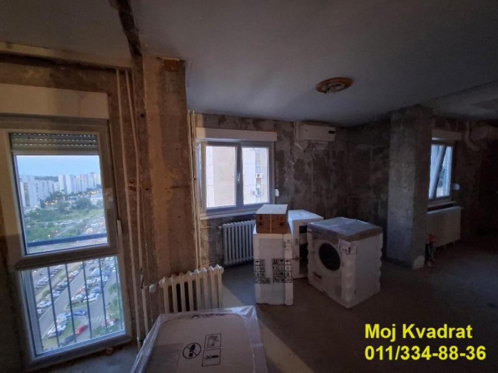 Stan na prodaju u Beogradu, Novi Beograd blok 61, cetvorosoban, 96m2, cena 220000 evra