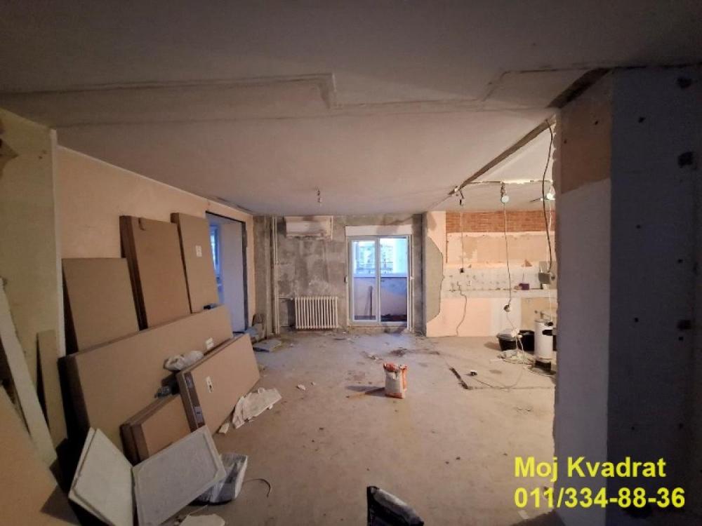 Stan na prodaju u Beogradu, Novi Beograd blok 61, cetvorosoban, 96m2, cena 220000 evra
