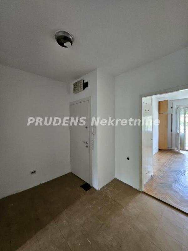Stan na prodaju u Beogradu, Mirijevo, trosoban, 57m2, cena 99000 evra