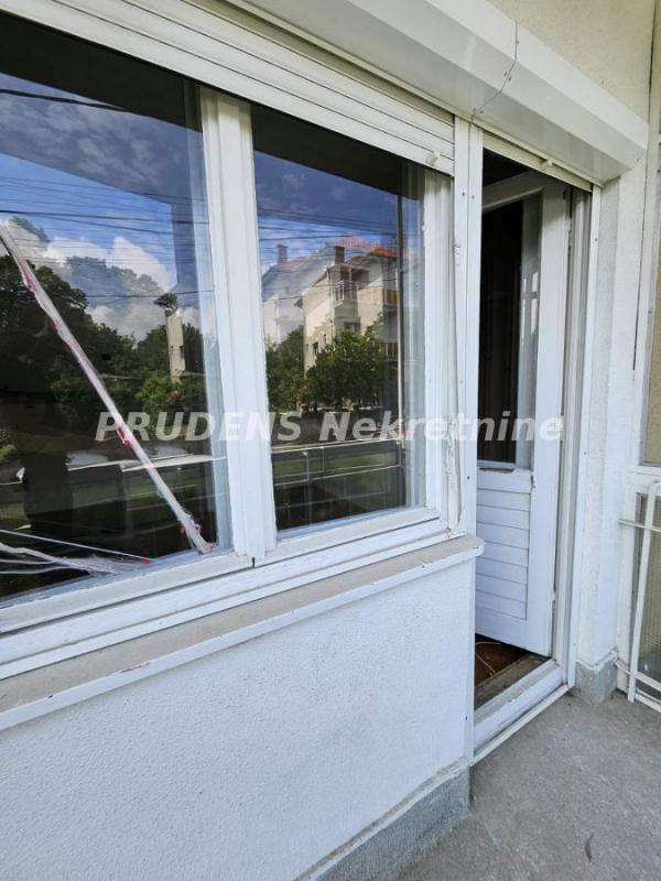 Stan na prodaju u Beogradu, Mirijevo, trosoban, 57m2, cena 99000 evra