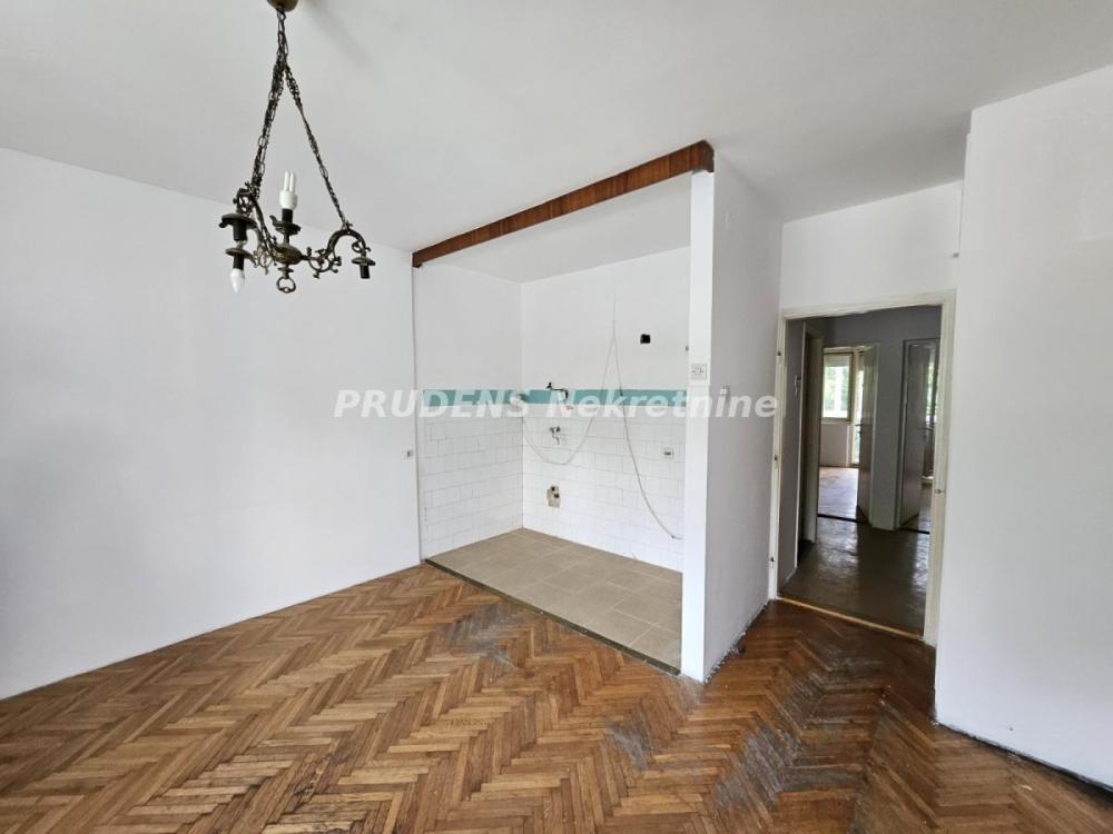 Stan na prodaju u Beogradu, Mirijevo, trosoban, 57m2, cena 99000 evra