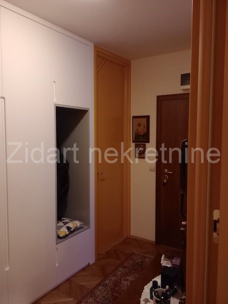 Stan na prodaju u Beogradu, Čukarica, trosoban, 84m2, cena 260000 evra
