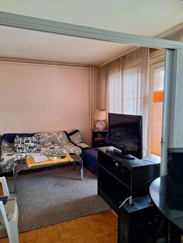 Stan na prodaju u Beogradu, Novi Beograd blok 62, dvoiposoban, 66m2, cena 175000 evra