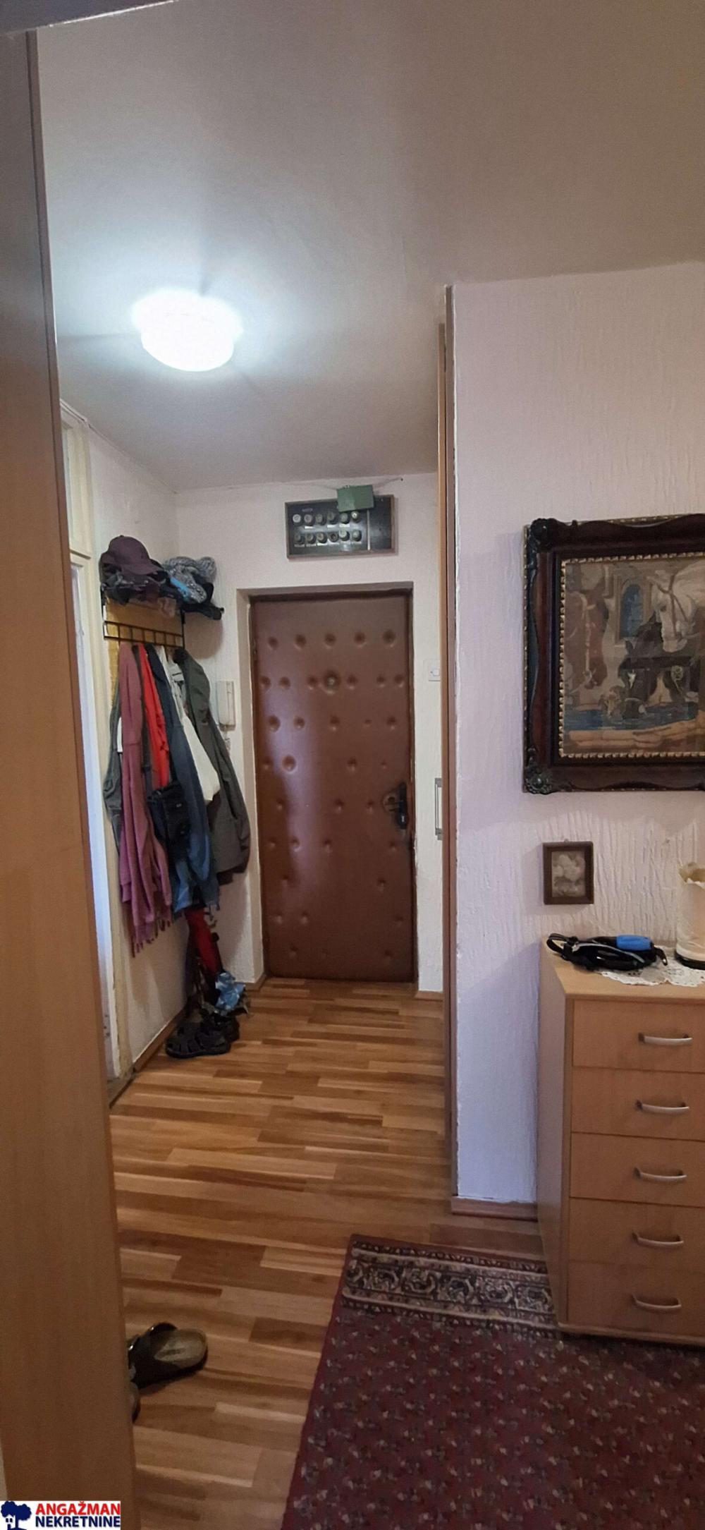 Stan na prodaju u Beogradu, Novi Beograd blok 33 (Genex kula), trosoban, 73m2, cena 223000 evra