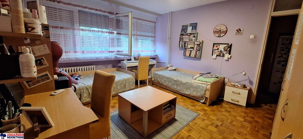 Stan na prodaju u Beogradu, Novi Beograd blok 33 (Genex kula), trosoban, 73m2, cena 223000 evra