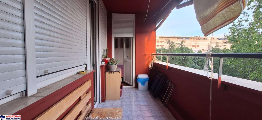 Stan na prodaju u Beogradu, Novi Beograd blok 33 (Genex kula), trosoban, 73m2, cena 223000 evra