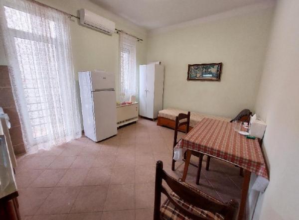 Stan na prodaju u Beogradu, Kalenić pijaca, trosoban, 76m2, cena 285000 evra