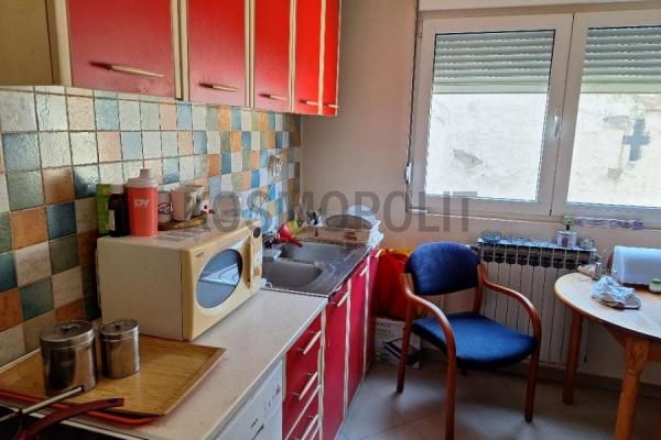 Stan na prodaju u Beogradu, Voždovac, cetvorosoban, 85m2, cena 270000 evra