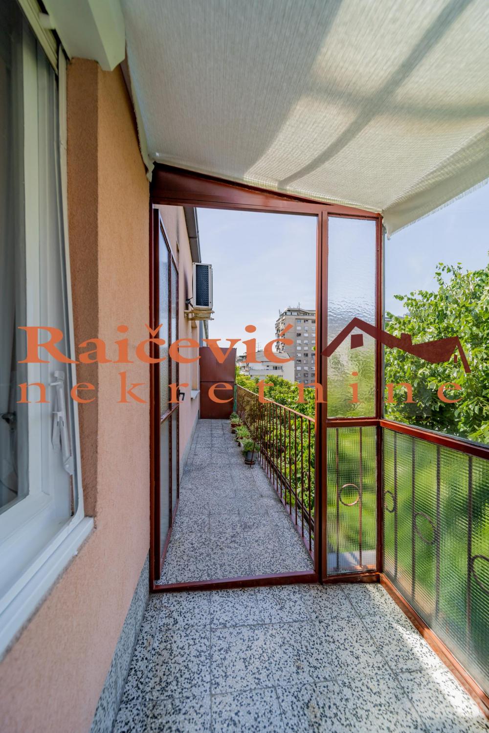 Stan na prodaju u Beogradu, Senjak, dvosoban, 66m2, cena 206500 evra