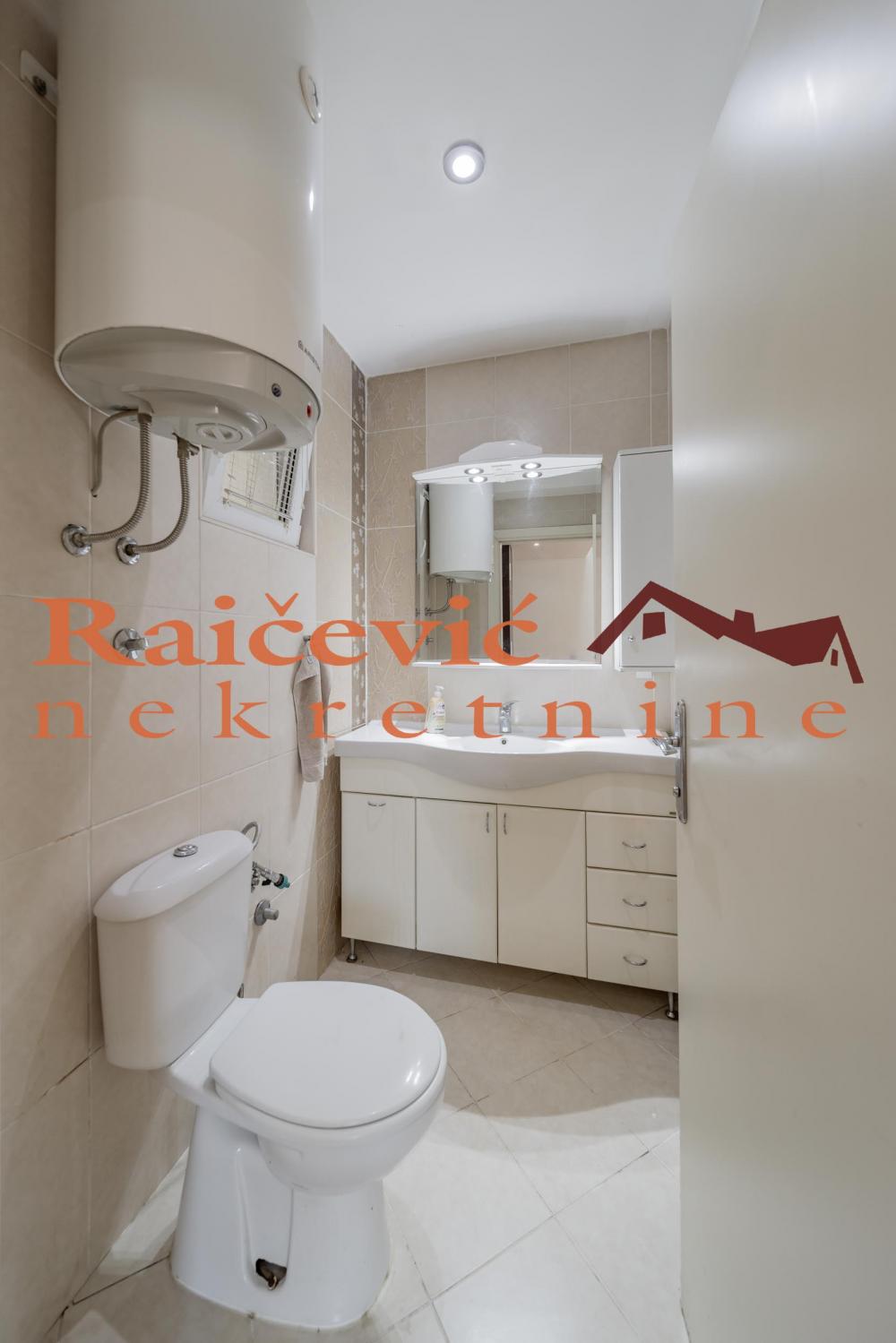 Stan na prodaju u Beogradu, Vračar (Hram), cetvorosoban, 86m2, cena 292000 evra