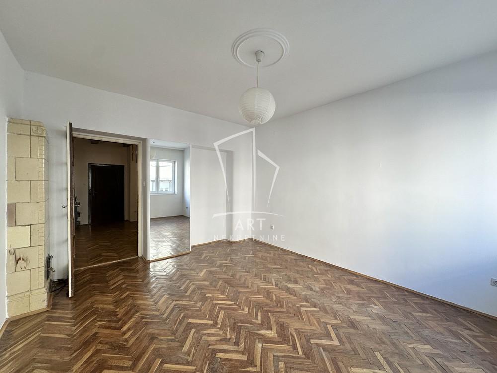 Stan na prodaju u Beogradu, Savski venac, troiposoban, 100m2, cena 310000 evra