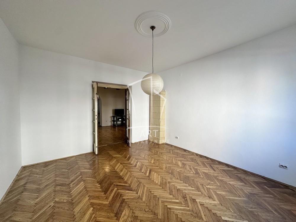 Stan na prodaju u Beogradu, Savski venac, troiposoban, 100m2, cena 310000 evra