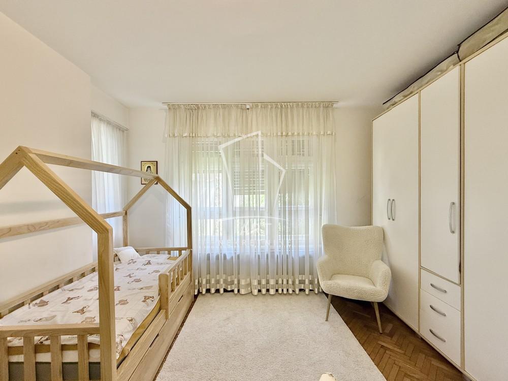 Stan na prodaju u Beogradu, Dedinje, 93m2, cena 385000 evra