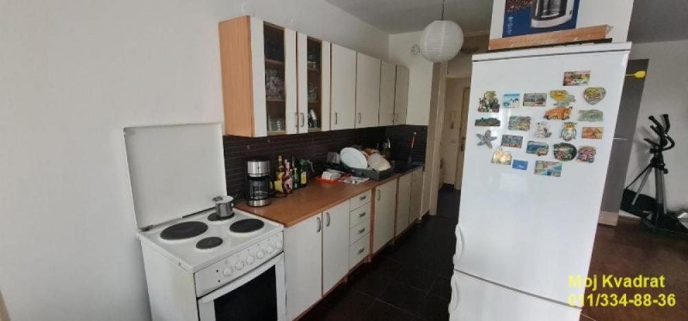 Stan na prodaju u Beogradu, Čukarica, dvosoban, 61m2, cena 180000 evra