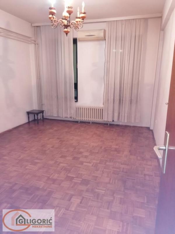 Stan na prodaju u Beogradu, Tašmajdan, jednoiposoban, 37m2, cena 127000 evra