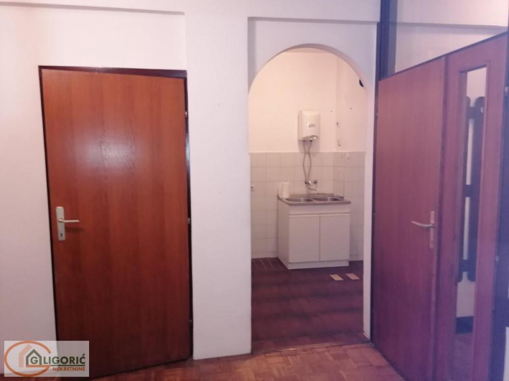 Stan na prodaju u Beogradu, Tašmajdan, jednoiposoban, 37m2, cena 127000 evra