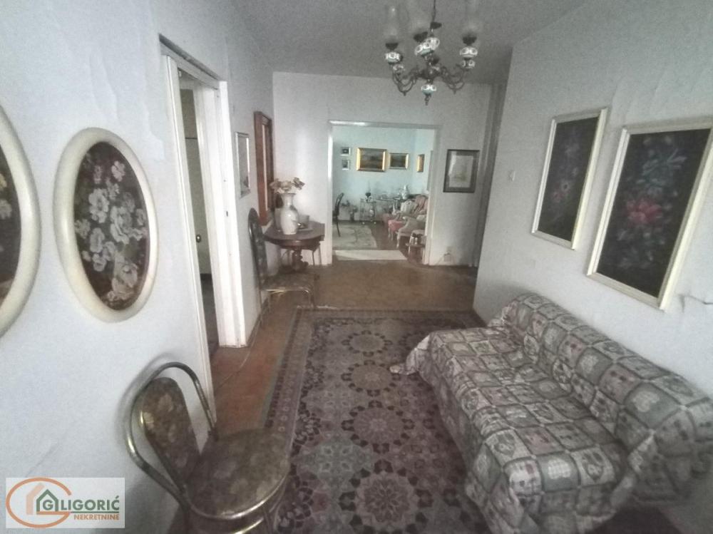 Stan na prodaju u Beogradu, Voždovac, troiposoban, 97m2, cena 240000 evra