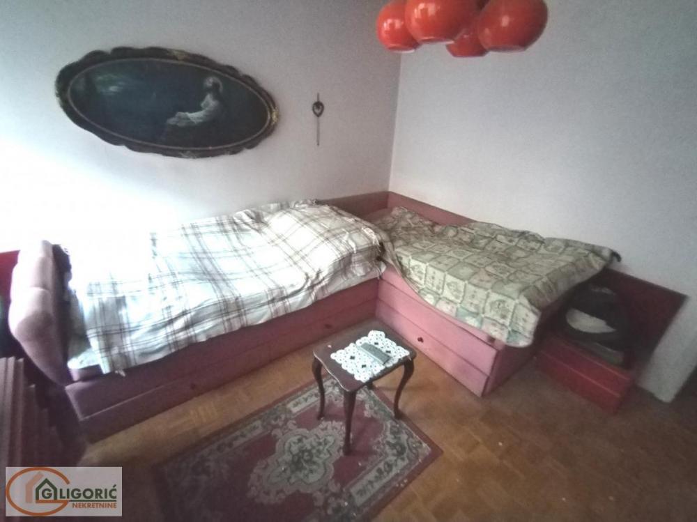 Stan na prodaju u Beogradu, Voždovac, troiposoban, 97m2, cena 240000 evra