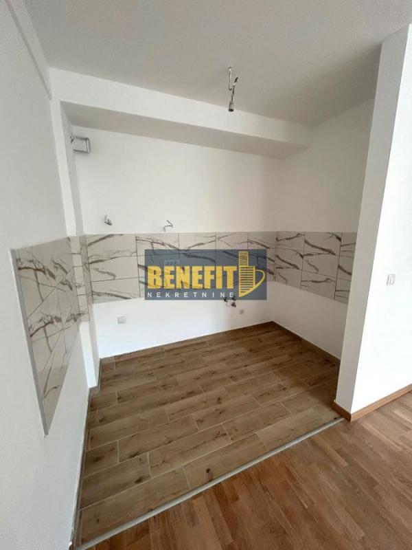 Stan na prodaju u Beogradu, Zeleno brdo, trosoban, 68m2, cena 170000 evra