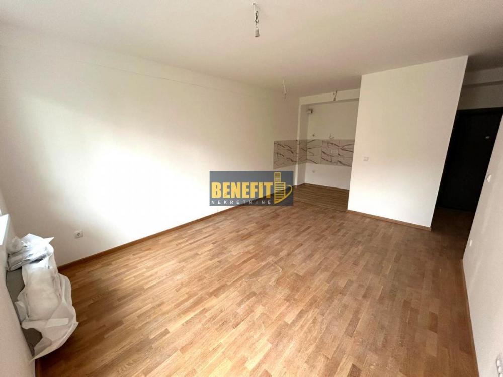 Stan na prodaju u Beogradu, Zeleno brdo, trosoban, 68m2, cena 170000 evra