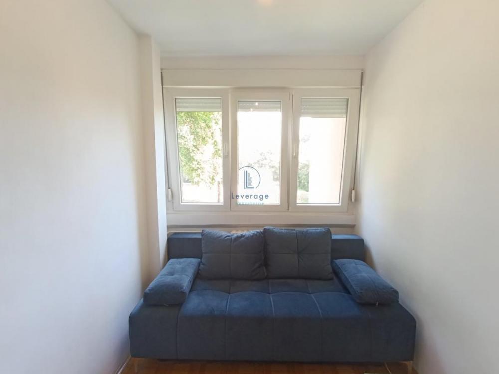 Stan na prodaju u Beogradu, Zemun, troiposoban, 57m2, cena 158570 evra