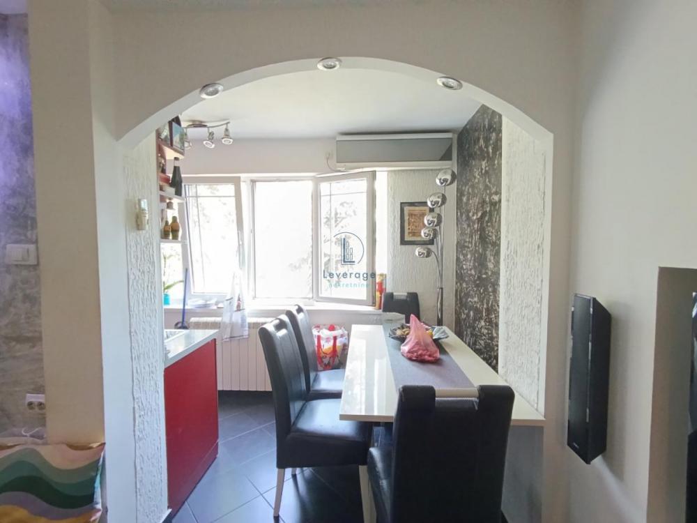 Stan na prodaju u Beogradu, Zemun, troiposoban, 57m2, cena 158570 evra