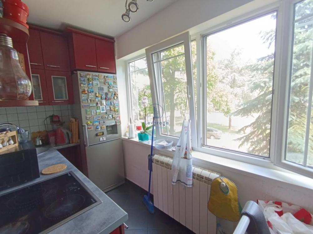 Stan na prodaju u Beogradu, Zemun, troiposoban, 57m2, cena 158570 evra