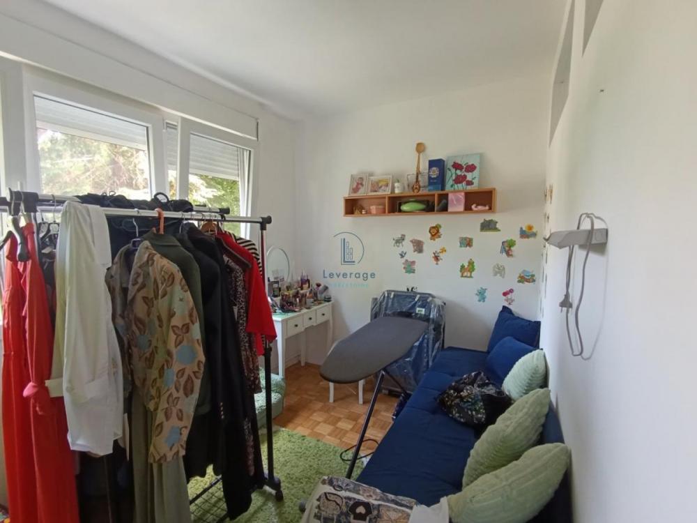 Stan na prodaju u Beogradu, Zemun, troiposoban, 57m2, cena 158570 evra