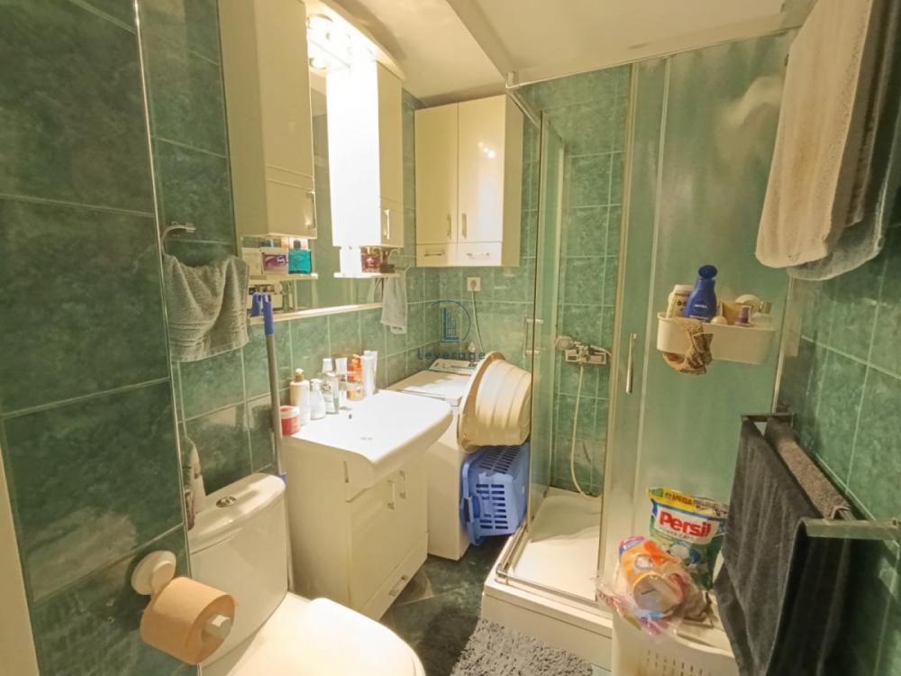 Stan na prodaju u Beogradu, Zemun, troiposoban, 57m2, cena 158570 evra