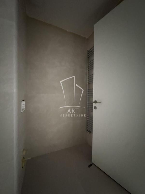 Stan na prodaju u Beogradu, Kalenić pijaca, cetvorosoban, 131m2, cena 520000 evra