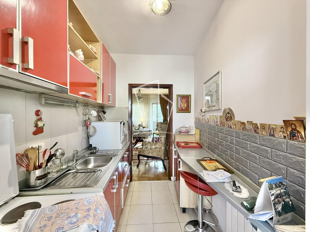 Stan na prodaju u Beogradu, Crveni Krst, dvoiposoban, 61m2, cena 245000 evra