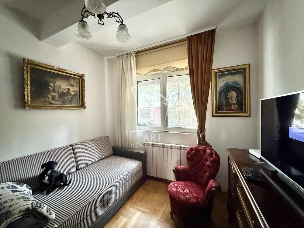 Stan na prodaju u Beogradu, Crveni Krst, dvoiposoban, 61m2, cena 245000 evra