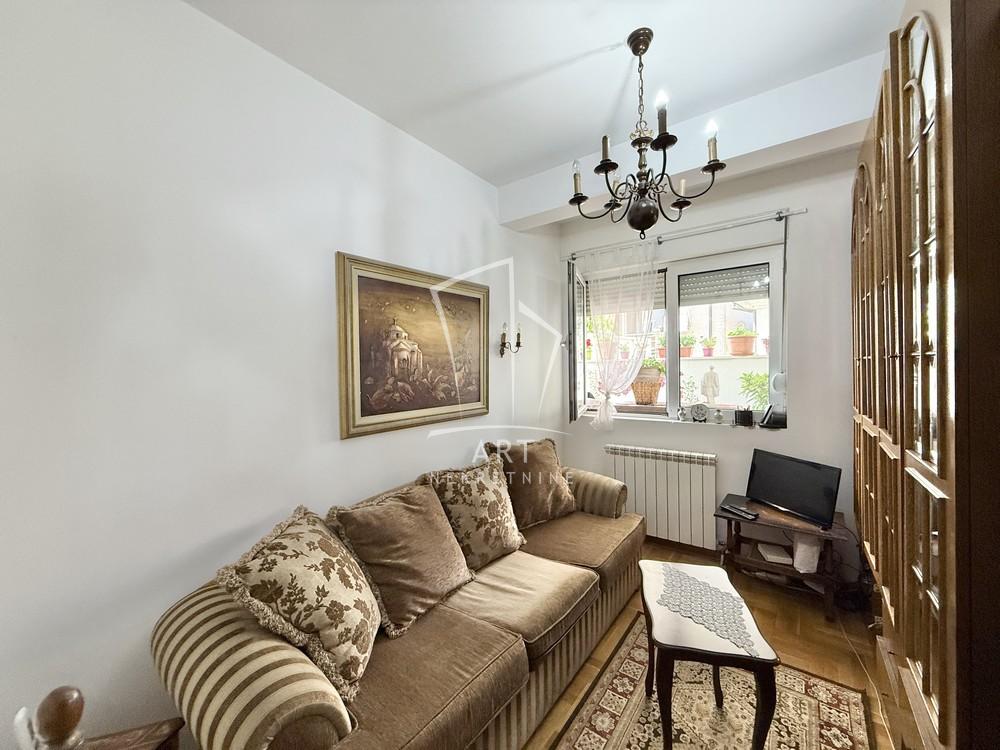 Stan na prodaju u Beogradu, Crveni Krst, dvoiposoban, 61m2, cena 245000 evra