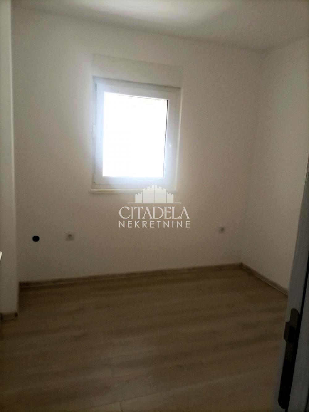 Stan na prodaju u Beogradu, Žarkovo, trosoban, 66m2, cena 120000 evra