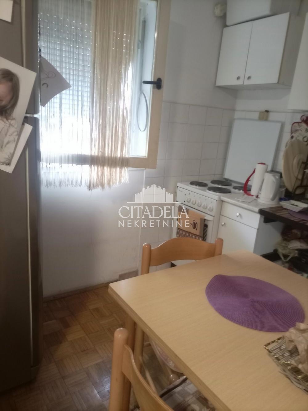 Stan na prodaju u Beogradu, Čukarica, jednosoban, 28m2, cena 85000 evra
