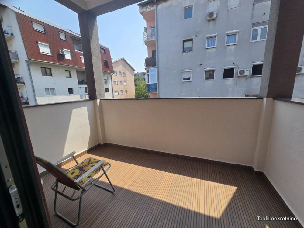 Stan na prodaju u Beogradu, Karaburma, jednosoban, 40m2, cena 115900 evra