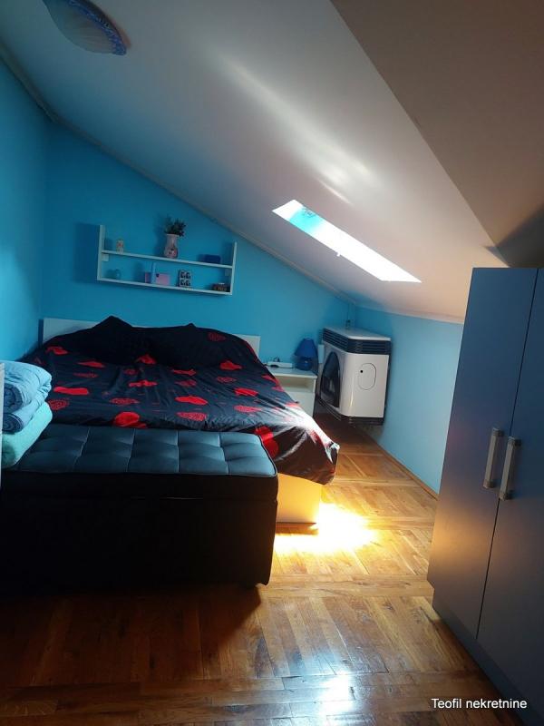 Stan na prodaju u Beogradu, Petlovo brdo, trosoban, 63m2, cena 90000 evra