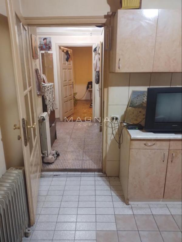 Stan na prodaju u Beogradu, Crveni Krst, jednoiposoban, 33m2, cena 125000 evra