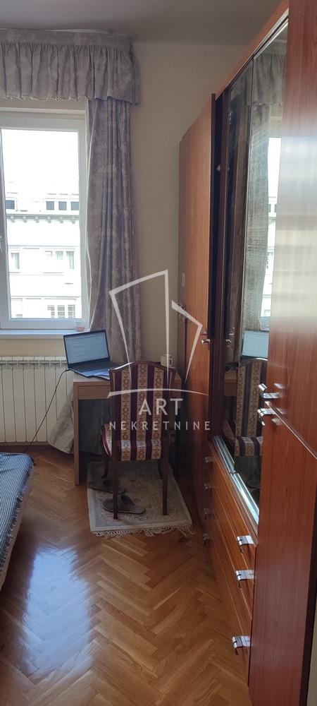 Stan na prodaju u Beogradu, Stari grad, trosoban, 85m2, cena 275000 evra